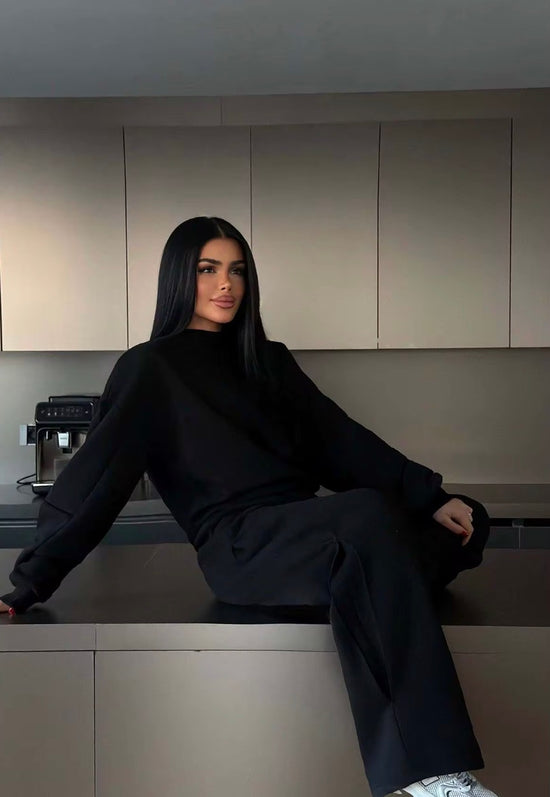 Crew Neck Fleeced Black Jumper